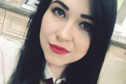 Дизайнер салона Магия кухни. Кухни на заказ в Калининграде Дизайнер салона Магия кухни. Кухни на заказ в Калининграде